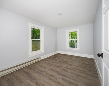 39 Fowler Avenue - Photo Thumbnail 12