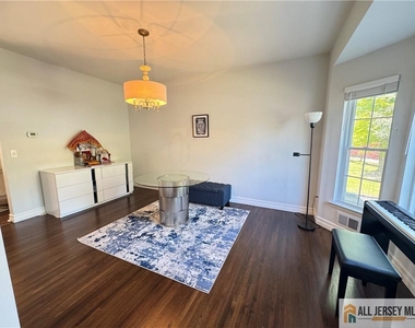 432 Jarrard Street - Photo Thumbnail 8