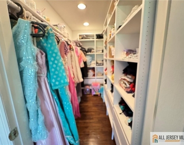 432 Jarrard Street - Photo Thumbnail 17