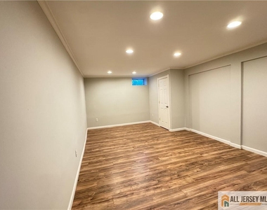 432 Jarrard Street - Photo Thumbnail 31