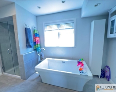 432 Jarrard Street - Photo Thumbnail 19