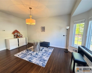 432 Jarrard Street - Photo Thumbnail 6