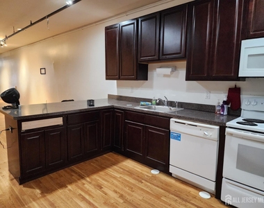 378 George Street - Photo Thumbnail 2