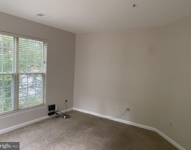 1536 Northern Neck Drive - Photo Thumbnail 9