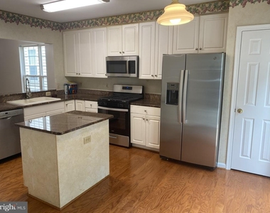 1536 Northern Neck Drive - Photo Thumbnail 8