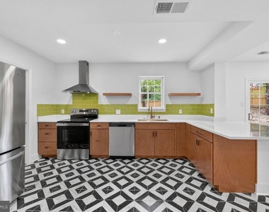 11523 Vale Road - Photo Thumbnail 2