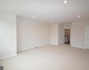 13518 Sayward Boulevard - Photo Thumbnail 21