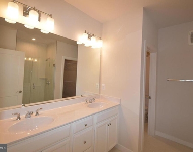 13518 Sayward Boulevard - Photo Thumbnail 22