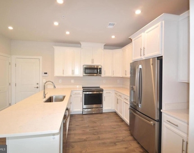 13518 Sayward Boulevard - Photo Thumbnail 10