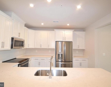 13518 Sayward Boulevard - Photo Thumbnail 8
