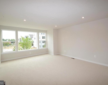 13518 Sayward Boulevard - Photo Thumbnail 17