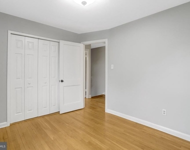 2340 Fairview Terrace - Photo Thumbnail 21