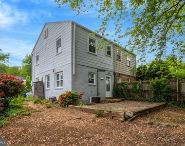 2340 Fairview Terrace - Photo Thumbnail 27