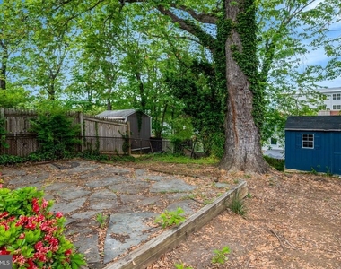 2340 Fairview Terrace - Photo Thumbnail 23