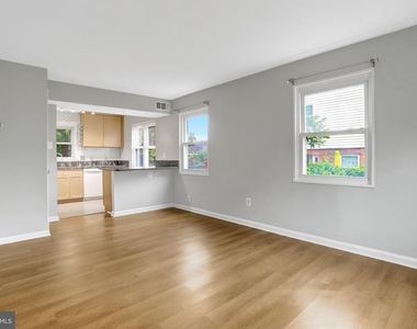 2340 Fairview Terrace - Photo Thumbnail 8