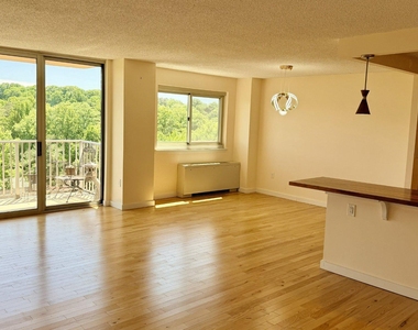1225 Martha Custis Drive - Photo Thumbnail 6