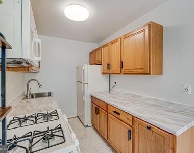 1200 S Arlington Ridge Road - Photo Thumbnail 10