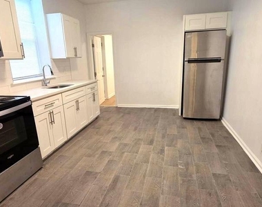 6233 Chew Avenue - Photo Thumbnail 12