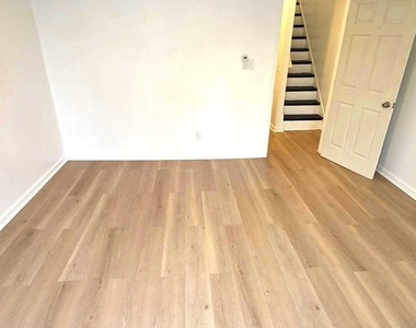 6233 Chew Avenue - Photo Thumbnail 28