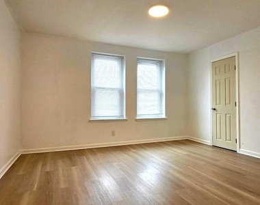 6233 Chew Avenue - Photo Thumbnail 23