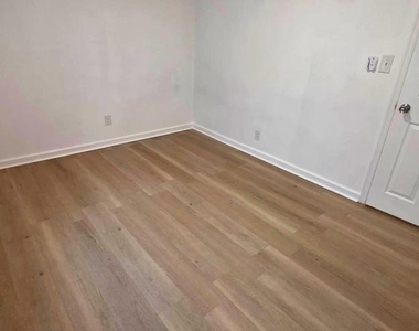 6233 Chew Avenue - Photo Thumbnail 31