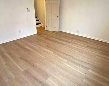 6233 Chew Avenue - Photo Thumbnail 25