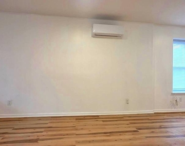 6233 Chew Avenue - Photo Thumbnail 11