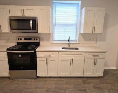 6233 Chew Avenue - Photo Thumbnail 13
