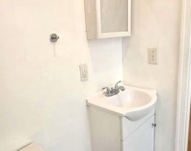 6233 Chew Avenue - Photo Thumbnail 8