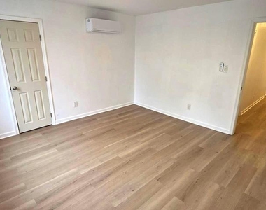 6233 Chew Avenue - Photo Thumbnail 24