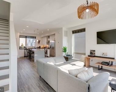 2008 Northbank Place - Photo Thumbnail 1