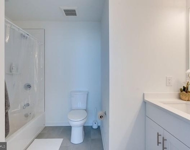 2008 Northbank Place - Photo Thumbnail 7
