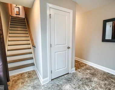 39 N Mitchell Avenue - Photo Thumbnail 4