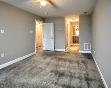 39 N Mitchell Avenue - Photo Thumbnail 18