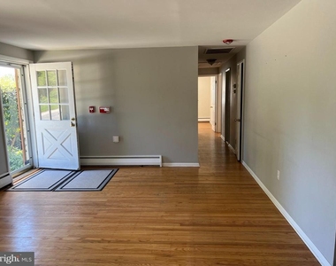 319 Meetinghouse Lane - Photo Thumbnail 2