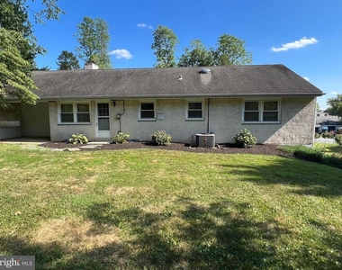 319 Meetinghouse Lane - Photo Thumbnail 16