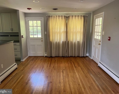 319 Meetinghouse Lane - Photo Thumbnail 4