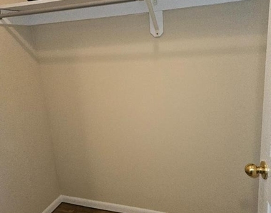 598 Belmont Avenue - Photo Thumbnail 7