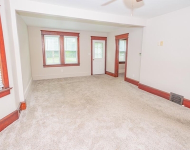11 Sewell Street - Photo Thumbnail 3