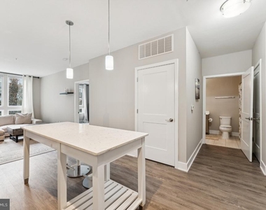 145 Riverhaven Drive - Photo Thumbnail 10