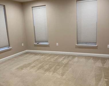 3910 Doc Berlin Drive - Photo Thumbnail 6