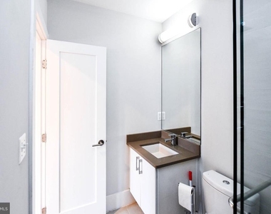 913 Quincy Street Ne - Photo Thumbnail 43