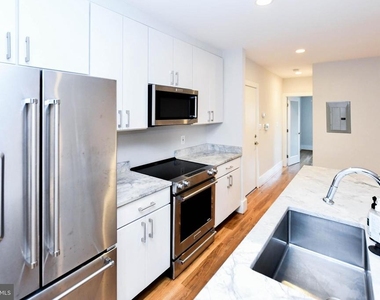 913 Quincy Street Ne - Photo Thumbnail 19