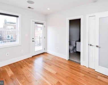 913 Quincy Street Ne - Photo Thumbnail 32