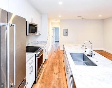 913 Quincy Street Ne - Photo Thumbnail 14