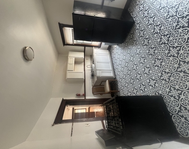 2921 Helen Street - Photo Thumbnail 10