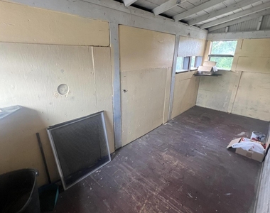 2921 Helen Street - Photo Thumbnail 7