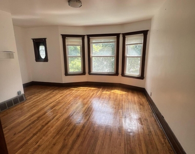 2921 Helen Street - Photo Thumbnail 1