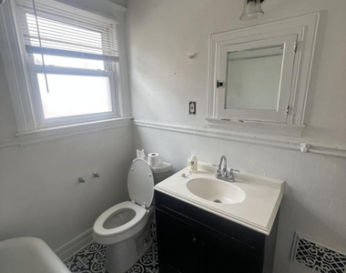 2921 Helen Street - Photo Thumbnail 2