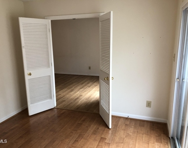 4100 Five Oaks Drive - Photo Thumbnail 7